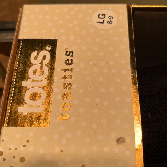 NWT Totes Memory Foam Plaid Slippers - Picture 4 of 4